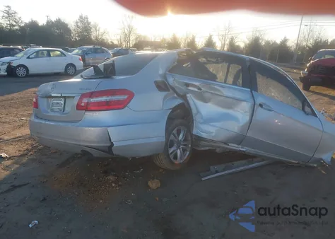 2011 Mercedes-Benz E 350 4Matic z USA, uszkodzony, nr VIN WDDHF8HB5BA501894